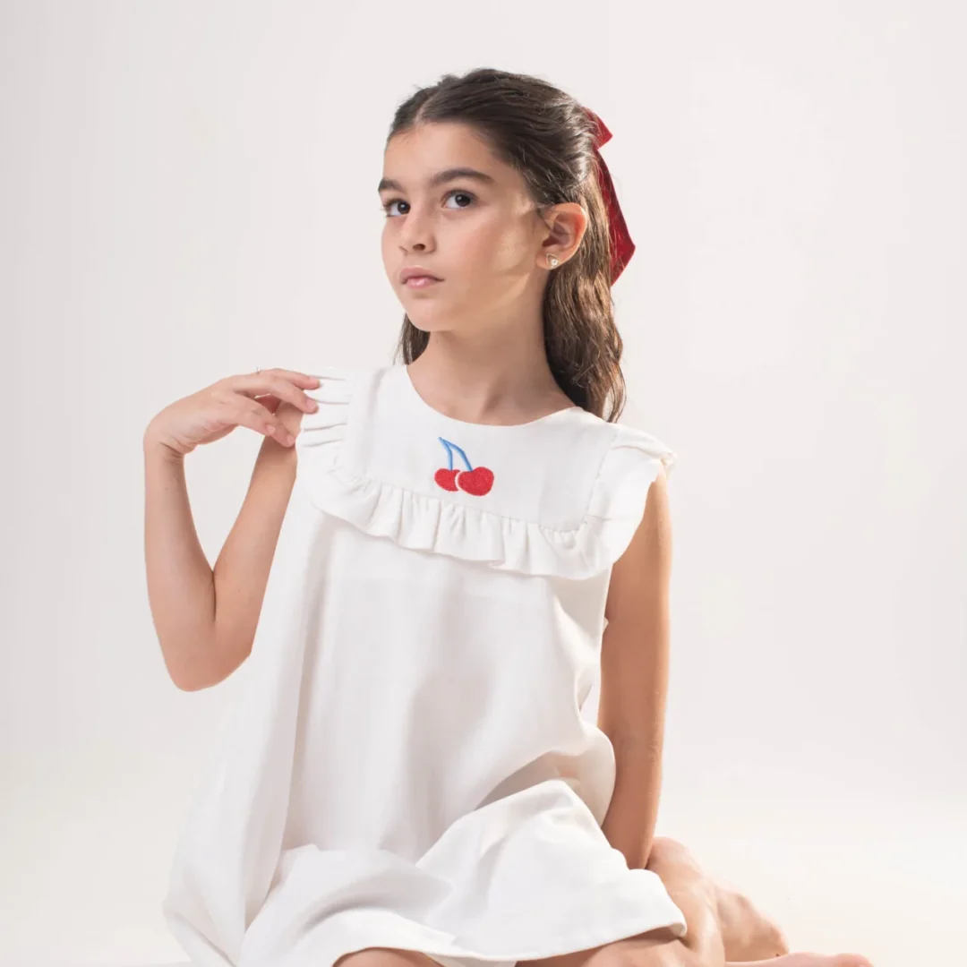VESTIDO FLOSSY OFF-WHITE CEREJA - COLEÇÃO PATISSERIE